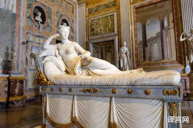 奧地利遊客半臥雕像上，“歐洲第一美人”被壓斷3根腳趾，兩百年藝術品遭毀-圖1