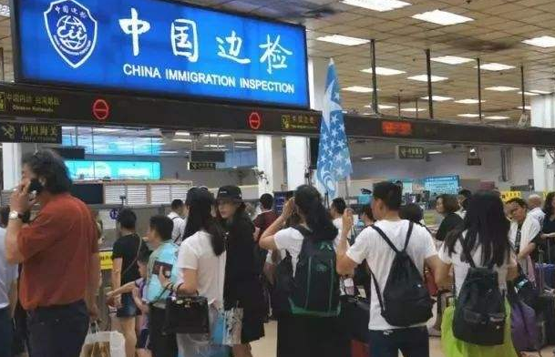 20萬華人失去美籍欲回國，相關部門做出回應：中國不是收容所-圖1