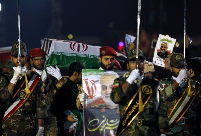 伊朗這次終於不再忍讓，革命衛隊單刀直入，一手殺招紮透美軍心臟-圖1