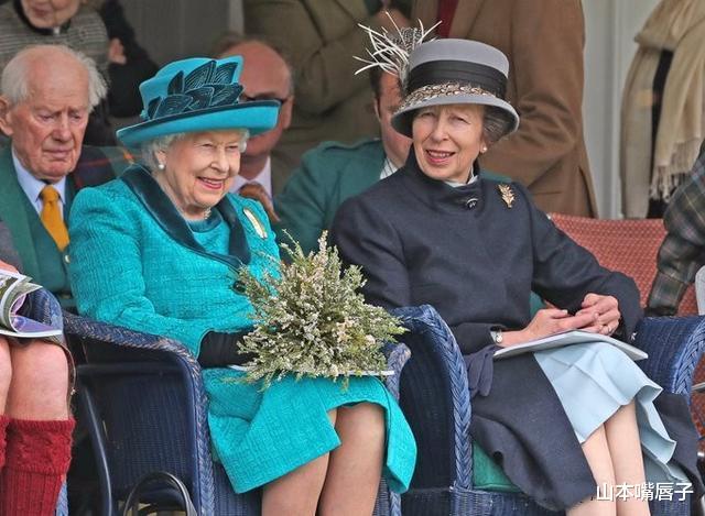 英女王的女兒安妮公主70大壽！漂亮瞭一輩子，70歲瞭還有媽真幸福-圖1