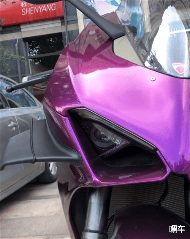 “魅力紫”杜卡迪V4，上海首臺，加裝“定風翼”，上街拉風-圖1