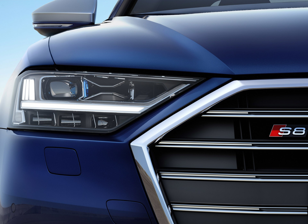 新一代奧迪S8正式來臨！搭載V8雙增壓引擎，4s破百，比750Li還香-圖1