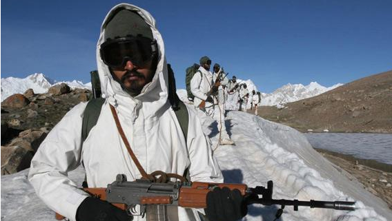 印度軍隊零下50℃高原過冬，美國專傢：印軍人多打仗不“吃虧”-圖1