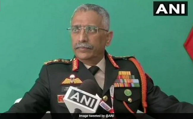印媒: 印度陸軍參謀長正訪問列城, 將檢閱與解放軍對峙3個月的印軍部隊戰備情況-圖1