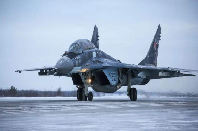 俄羅斯官方立場被打臉？俄軍戰機被擊落於利比亞，飛行員成功跳傘-圖1