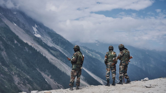 印媒：印軍已占據關鍵高地，中國軍隊在印度士兵射程內-圖1