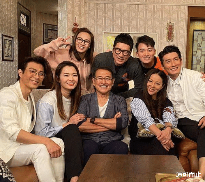 TVB劇《愛回傢》“黃手套”事件，導演被曝解雇，本人回應來瞭-圖1