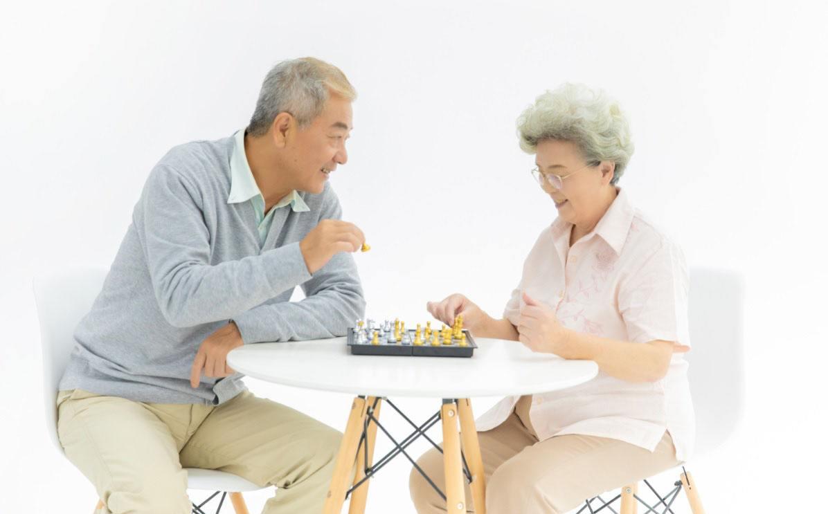 晚年時期最親的人也許不是老伴！3個60歲退休女人實話實說-圖1