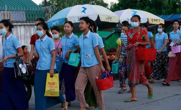 疫情下工廠關閉，緬甸政府向工人承諾的補貼來瞭-圖1