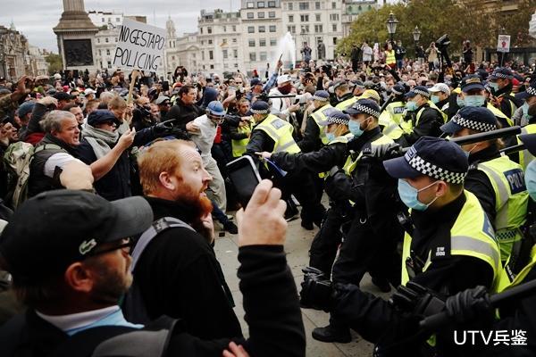 倫敦爆發大規模騷亂！抗議者反對隔離措施，稱新冠病毒根本不存在-圖1