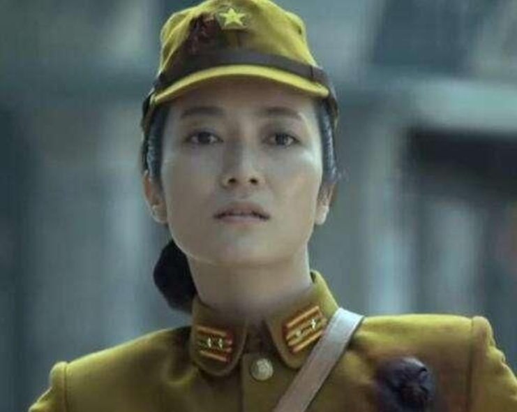 又一位日本演員演“日本軍官”，10年龍套終成名！如今成中國媳婦-圖1