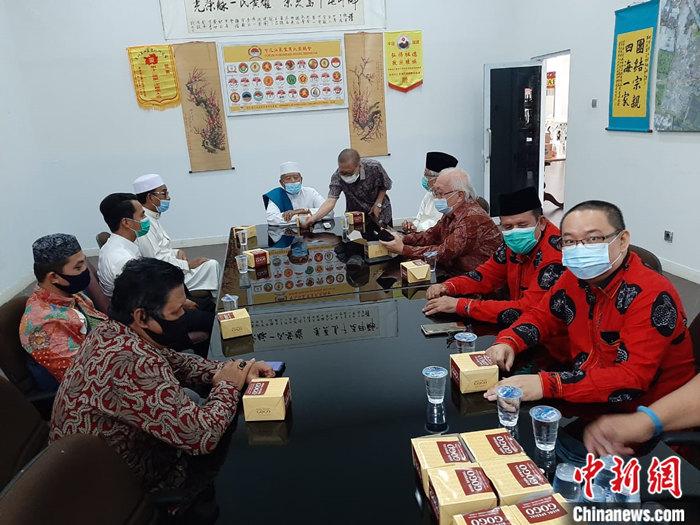 中國駐棉蘭總領館向印尼蘇北省穆斯林團體捐贈生活物資-圖1