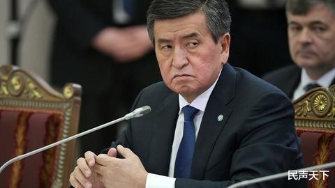 先行一步！吉爾吉斯斯坦總統熱恩別科夫簽令：解雇總理並解散政府-圖1