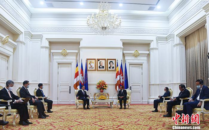 柬埔寨首相洪森會見王毅: 在涉及中方核心利益問題上堅定支持中方-圖1