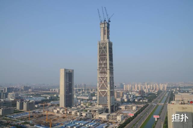 又一個千億巨頭倒下，建瞭中國第一爛尾樓，如今連總部也都賣掉瞭-圖1