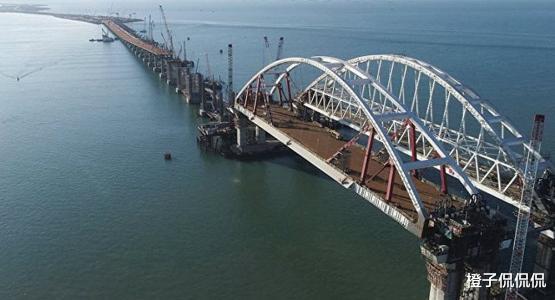 俄羅斯用一頂大橋 “廢”瞭烏克蘭一半海岸線-圖1