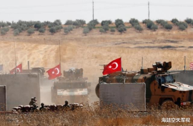 氣勢洶洶的土耳其突然撤軍跑路，敘利亞叛軍不幹瞭，到處瘋狂襲擊-圖1