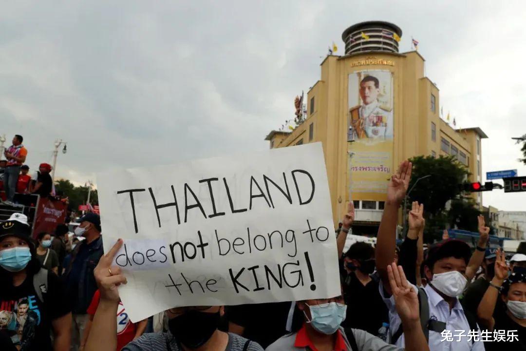 泰國君主制堅若磐石！老母親“威脅”孩子：再批評國王就斷絕關系-圖1