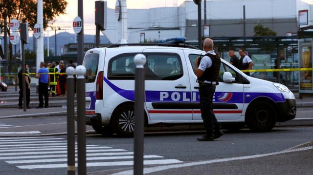 女子手持可疑包裹聲稱要“炸掉一切”，法國一火車站緊急疏散-圖1