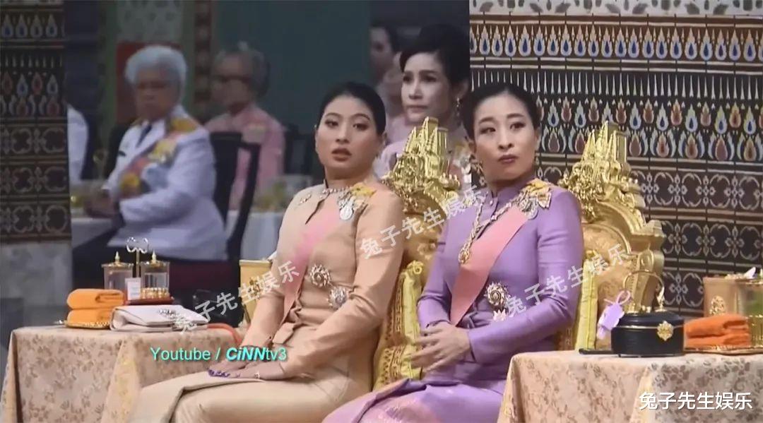 泰國大公主和國王搭車，手扶老爸椅背很貼心，汗流浹背不叫一聲苦-圖1