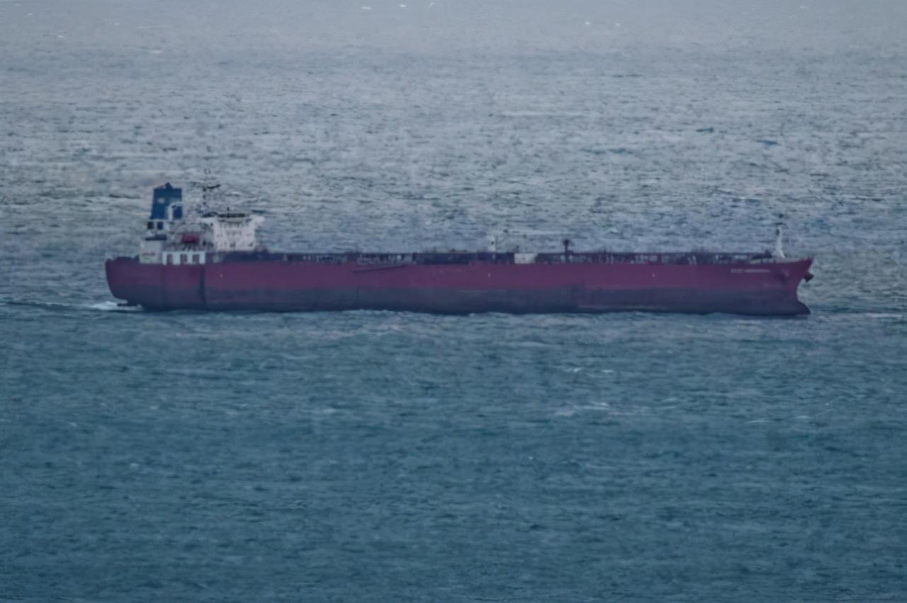 英吉利海域一油輪遭偷渡者劫持，英特種部隊9分鐘奪船拘留7人-圖1