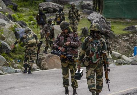 印度邊境警察部隊一士兵在營地死亡 兩顆子彈貫穿頭部-圖1