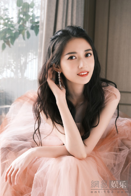 陳鈺琪穿粉色紗裙仙氣滿滿 笑容明媚顏值能打-圖1