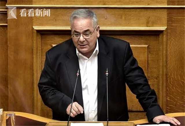 希臘副議長請求暫停職 重披醫生戰袍為抗疫出力-圖1