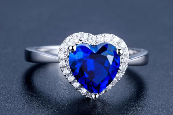 情感測試：你覺得哪個藍寶石戒指最奢華？測你始終忘不瞭的那個人-圖1