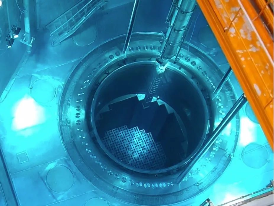 我國自主三代核電「華龍一號」海外首堆開始裝料-圖1