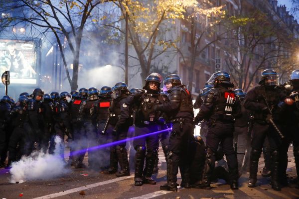 境外媒體: 法國再掀抗議潮反對新安全法 超5萬人上街示威-圖1