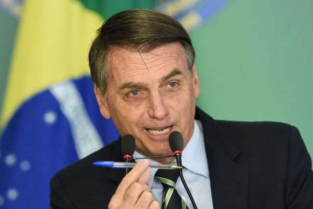 巴西總統宣佈國傢破產，還不忘學美國甩鍋，指責不應購買中國疫苗-圖1