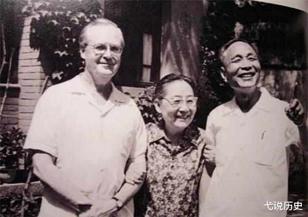 美國兵娶中國女演員，16年後終入中國籍，激動道：做中國人真自豪-圖1