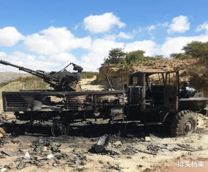 埃塞俄比亞政府軍遭伏擊，13輛坦克被摧毀，鄰國近10萬大軍下場-圖1