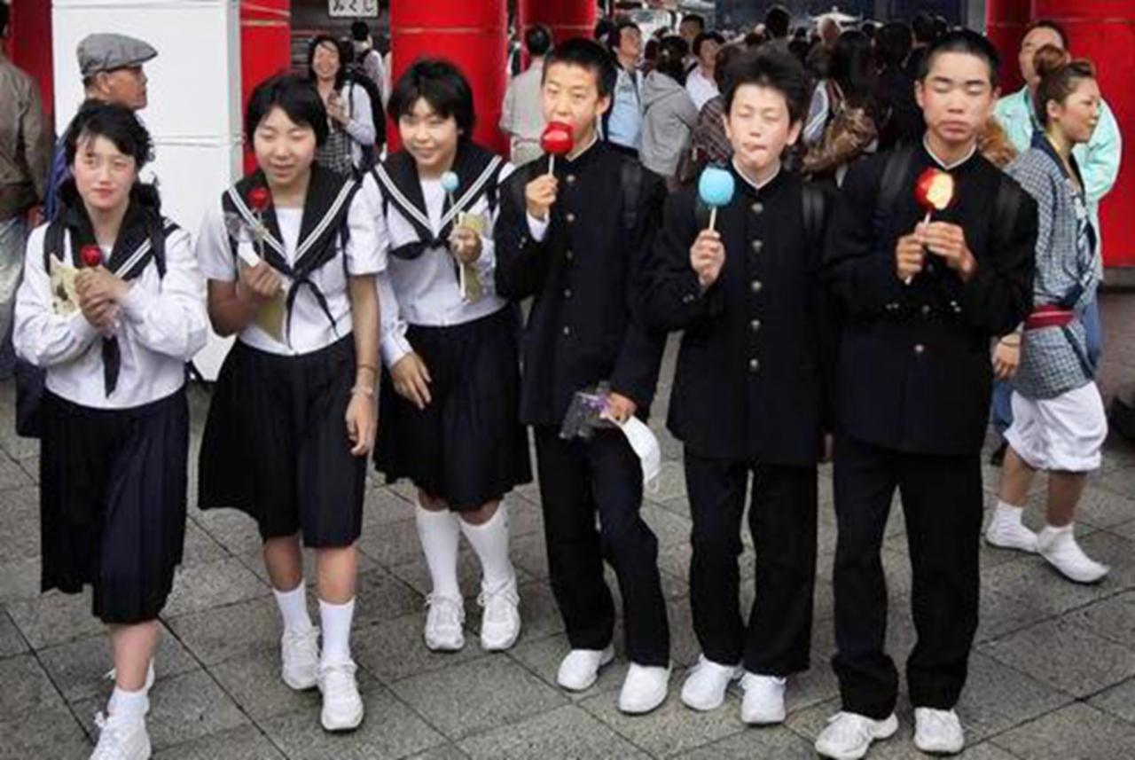 日本校服“取消性別差異”，裙子變褲子學生難接受，中國網友樂瞭-圖1