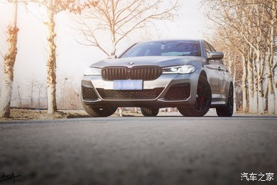 杭州第一輛2021款BMW 540i 磨砂暗銀——究竟好在哪裡?-圖1