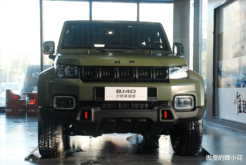 柴油引擎+采埃孚8AT，軍綠色加持，刀鋒版“BJ40”亮相，國六標準-圖1