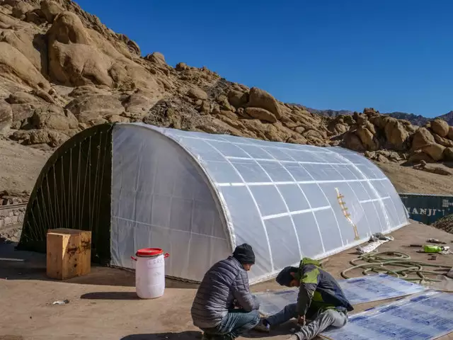 印度發明新型保暖帳篷，可用於高原對峙，網友: 這不是蔬菜大棚？-圖1
