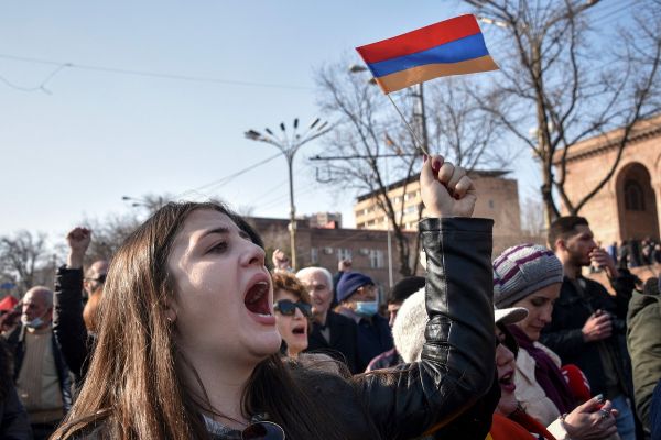 俄媒: 亞美尼亞總理與軍方矛盾加劇-圖1