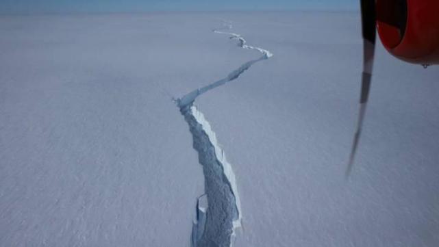南極洲冰架發生斷裂，一塊比紐約還大的冰川與內陸分離-圖1