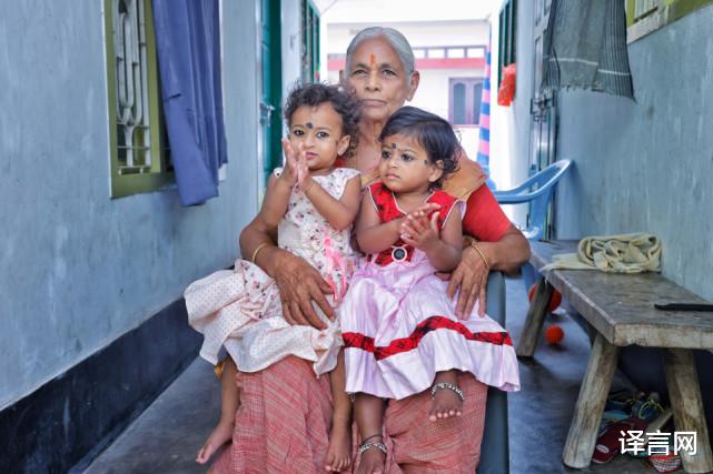 印度73歲老婦生下雙胞胎，被評價不負責，一年後84歲丈夫去世-圖1