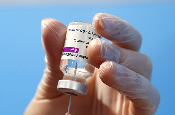 救命疫苗，還是害人毒藥？歐洲突然拉響警報，8國叫停疫苗接種-圖1