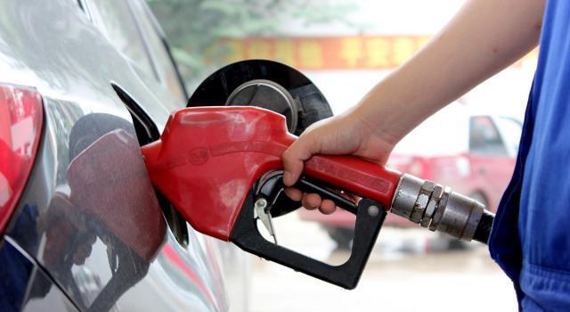 油價調整消息：今天3月25日，全國加油站柴油；92、95汽油新售價-圖1