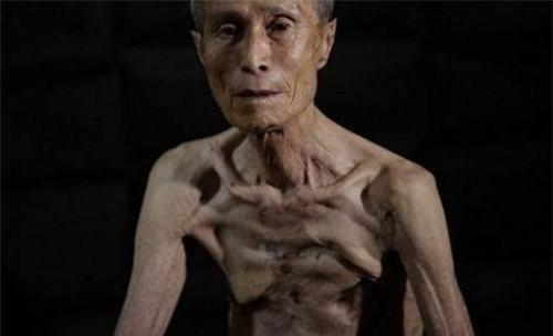 廣島核爆炸後的幸存者，受訪時痛哭：人類為何要制造這種“怪物”-圖1