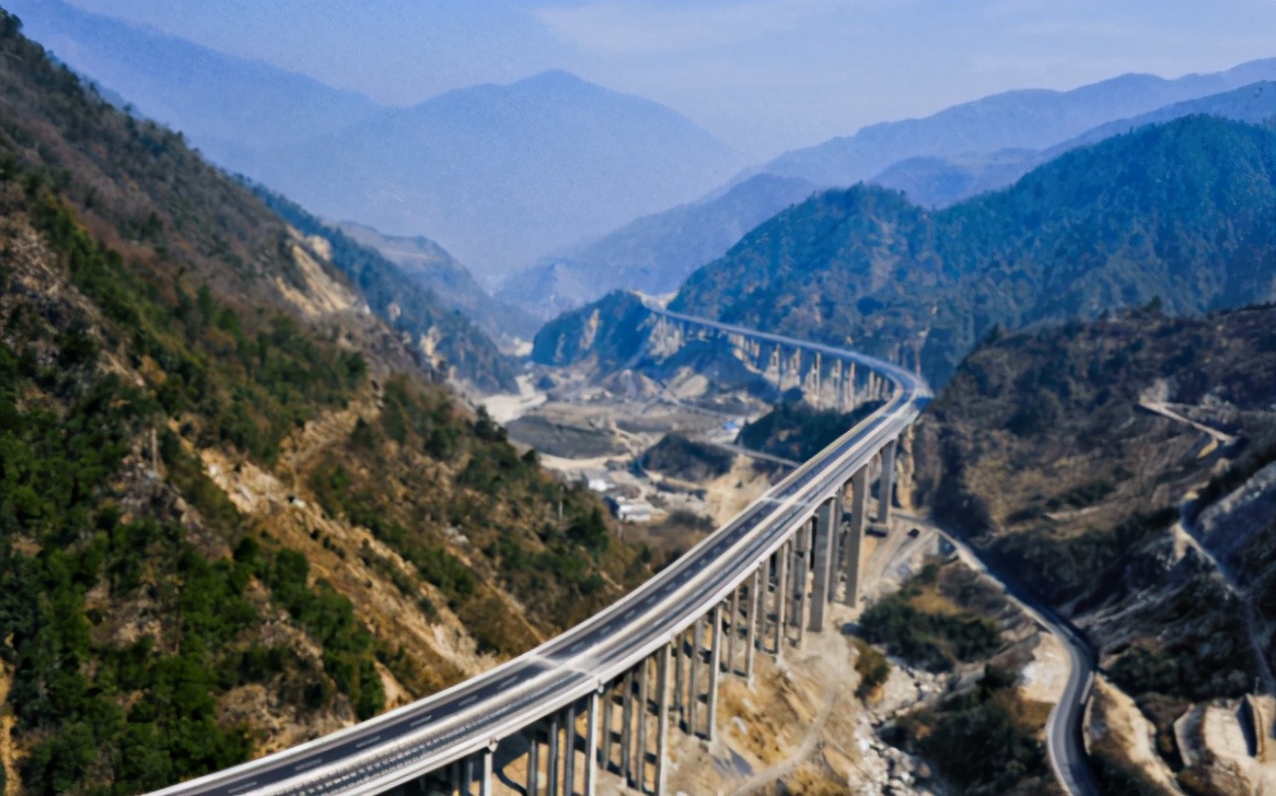 越南專傢：中國人真自大，一條鐵路建瞭5年，還稱“中國速度”？-圖1