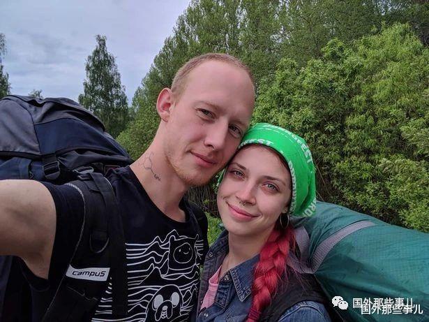 俄羅斯情侶在火山上拍瞭一段視頻，引發網友憤怒，如今遭到通緝-圖1