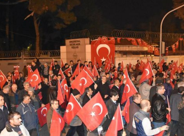 正式打響“反美”第一槍，土耳其爆發大規模示威，拜登這次玩大瞭-圖1