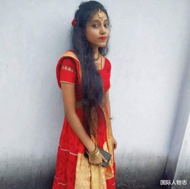 印度21歲女大學生出門上廁所後遇害，屍體被發現時隻穿著上衣-圖1