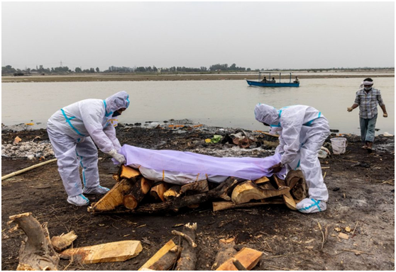 印度恒河沿岸打撈出2000具屍體，很多是新冠死者，引起居民恐慌-圖1
