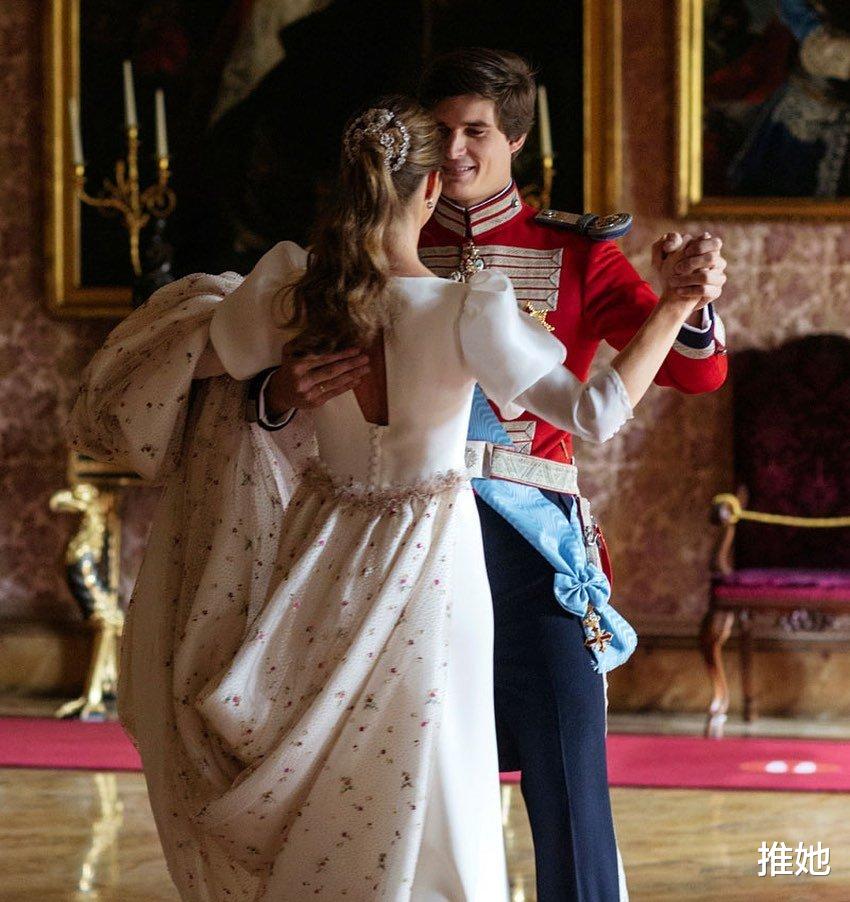 西班牙貴族聯姻轟動歐洲，上流社會齊聚婚禮，現場爵爺和美女如雲-圖1